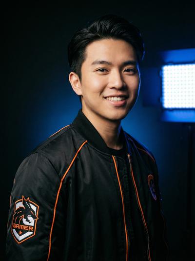 成人小说游戏解说导演陈锐