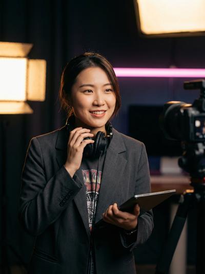 成人小说视频制片人林晓薇